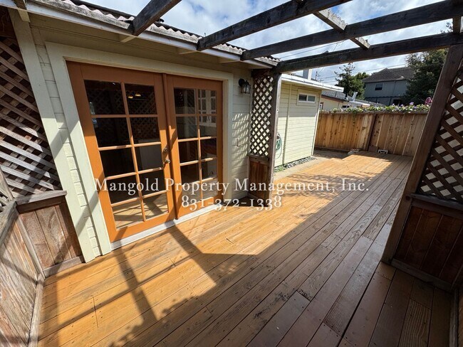 Building Photo - 2-Bedroom PLUS Loft Home Downtown Monterey