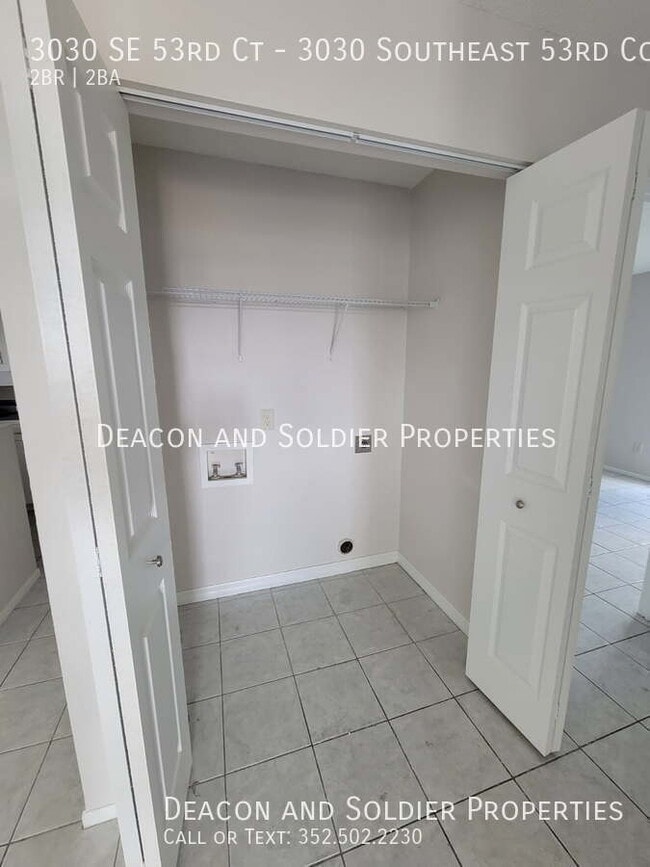 Building Photo - 3030 SE 53rd Ct