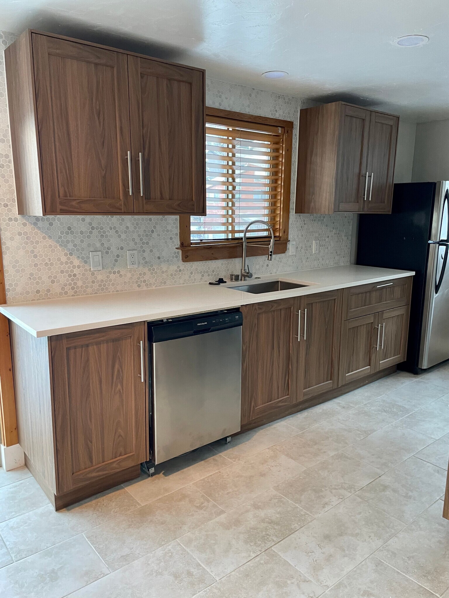 Building Photo - 415 Aspen Dr