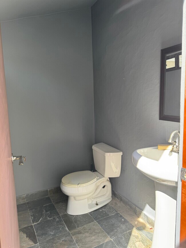 Building Photo - 9810 Spindrift Dr
