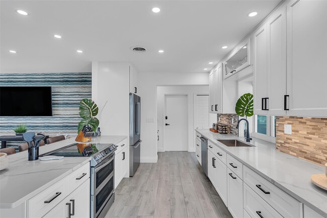 Building Photo - 3108 NE 42nd Ct