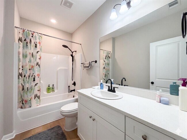 Building Photo - 154 Westover St