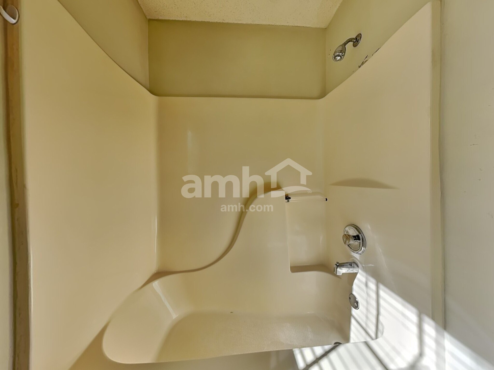 Building Photo - 11 Lake Linden Ct