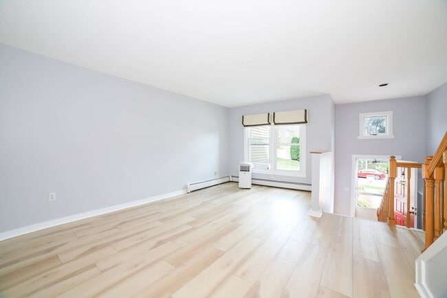Building Photo - 64 Camelot Dr