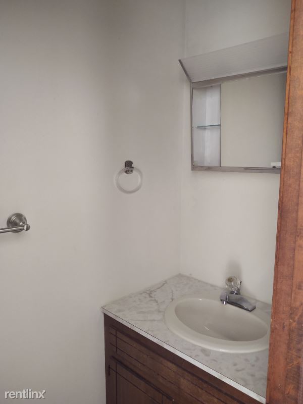 Building Photo - 2 br, 1.5 bath Townhome - 3434 Key Court