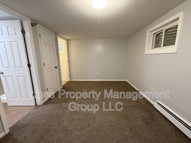 Building Photo - 39 King Arthur Ct