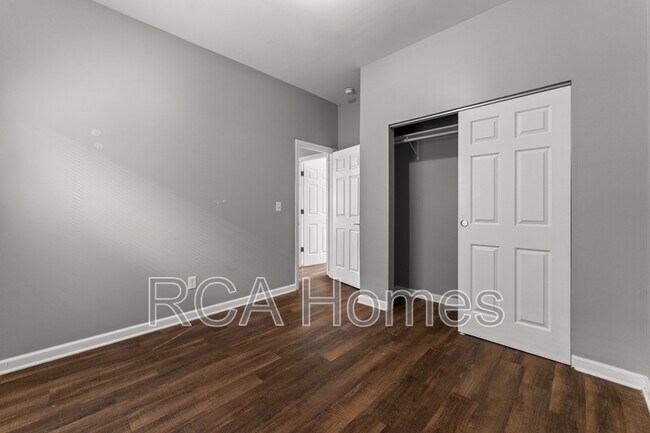 Building Photo - 118 N State Ave