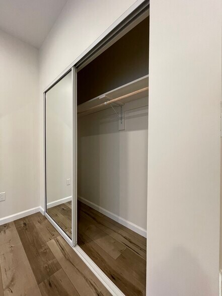 Building Photo - 912 S Bel Aire Dr