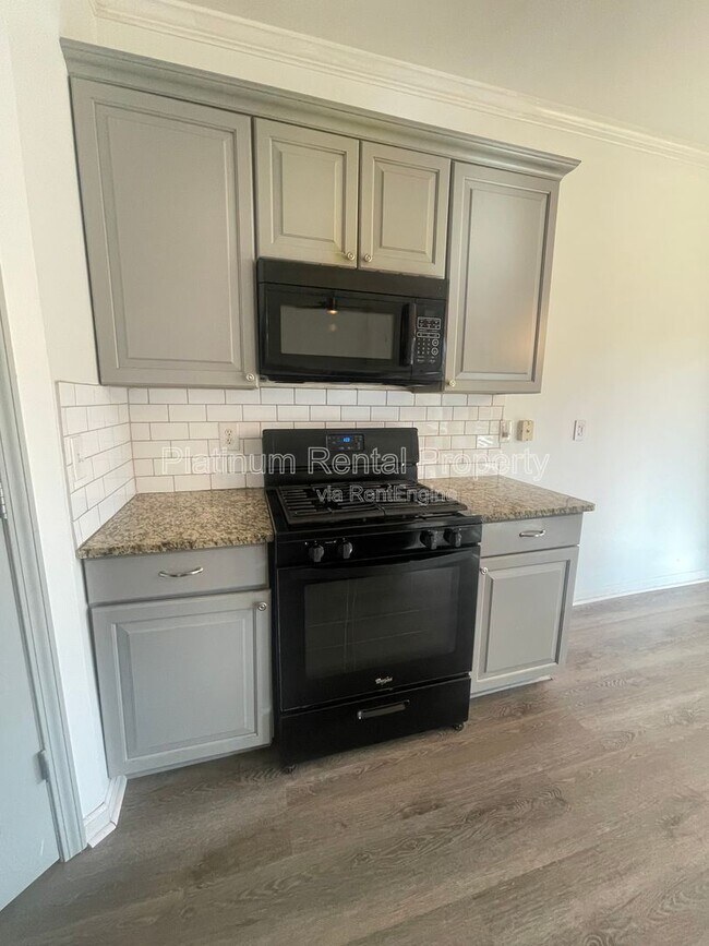 Building Photo - 5545 Weddington Dr