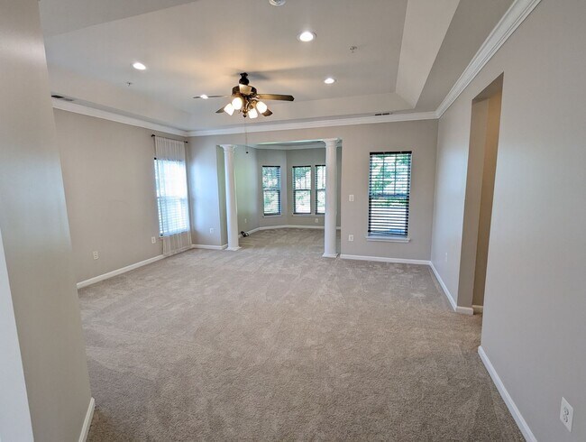 Building Photo - Impeccably maintained SFH in Clarksburg re...