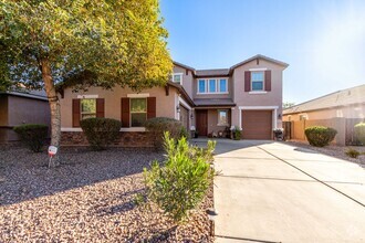 Building Photo - Gorgeous Home in San Tan Valley with Priva...