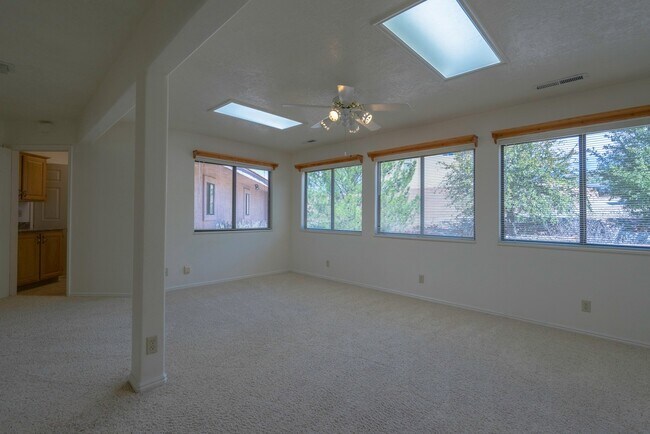 Building Photo - Spacious Stand Alone Home