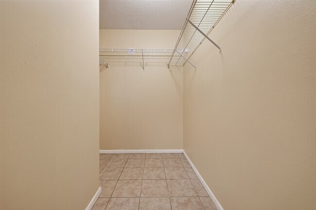 Building Photo - 19538 Billineys Park Dr