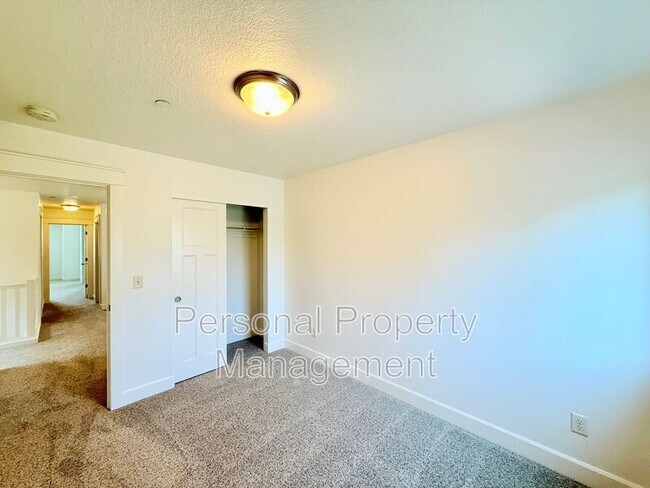 Building Photo - 3326 NW 47th Dr