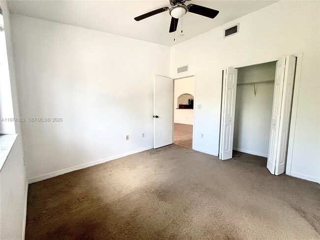 Building Photo - 930 NE 33rd Terrace