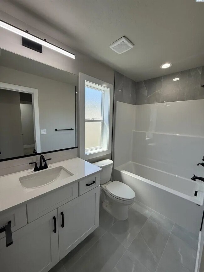 Building Photo - 774 Rio Vis Lp