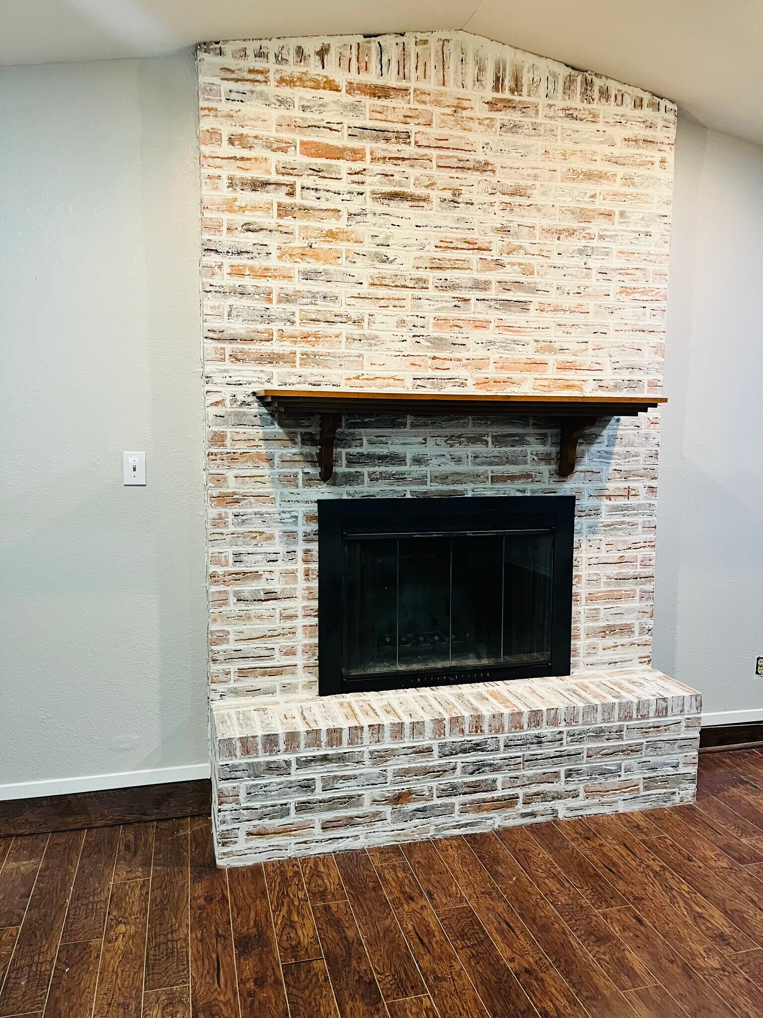 Building Photo - 405 Brenda Dr