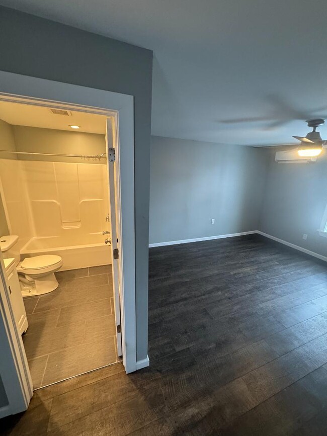 Building Photo - 308 Lockard Ave