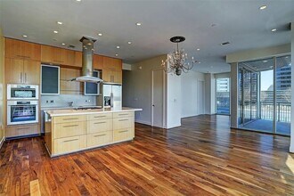 Building Photo - 1600 Post Oak Blvd