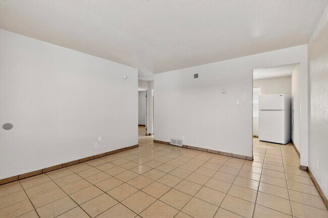 Building Photo - 540 Cardenas Dr SE
