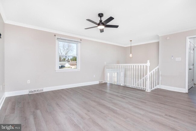 Building Photo - 150 Fairway Rd