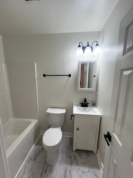 Building Photo - 928 Farmer St