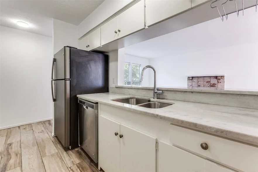 Building Photo - 5881 Preston View Blvd