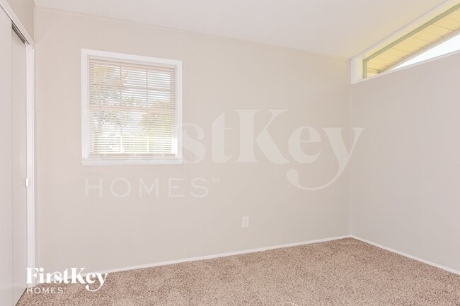 Building Photo - 2440 Cherry Ln