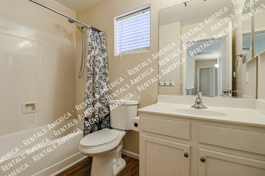 Building Photo - 12610 W Medlock Dr