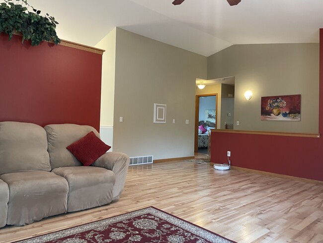 Building Photo - 6128 Jeffers Dr