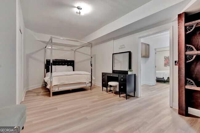 Building Photo - 311 Hambrick Park