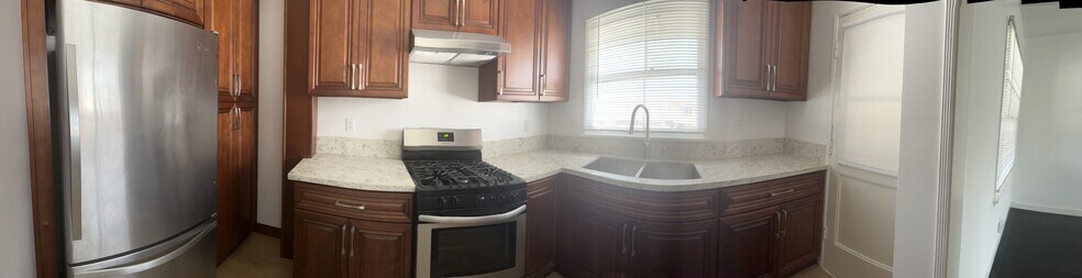 Building Photo - 2100 Delaware Ave