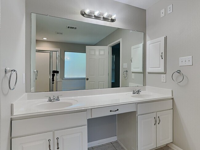 Building Photo - 22506 Spence Park Ct