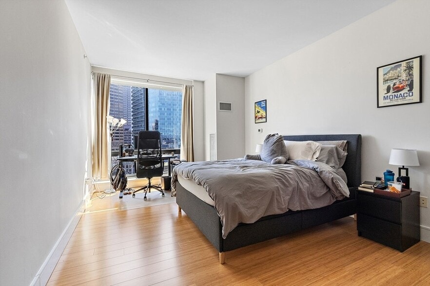 Building Photo - 355 Congress St