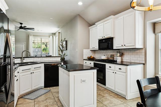 Building Photo - 910 Fox Ridge Trail