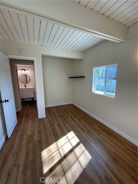 Building Photo - 11571 Archwood St