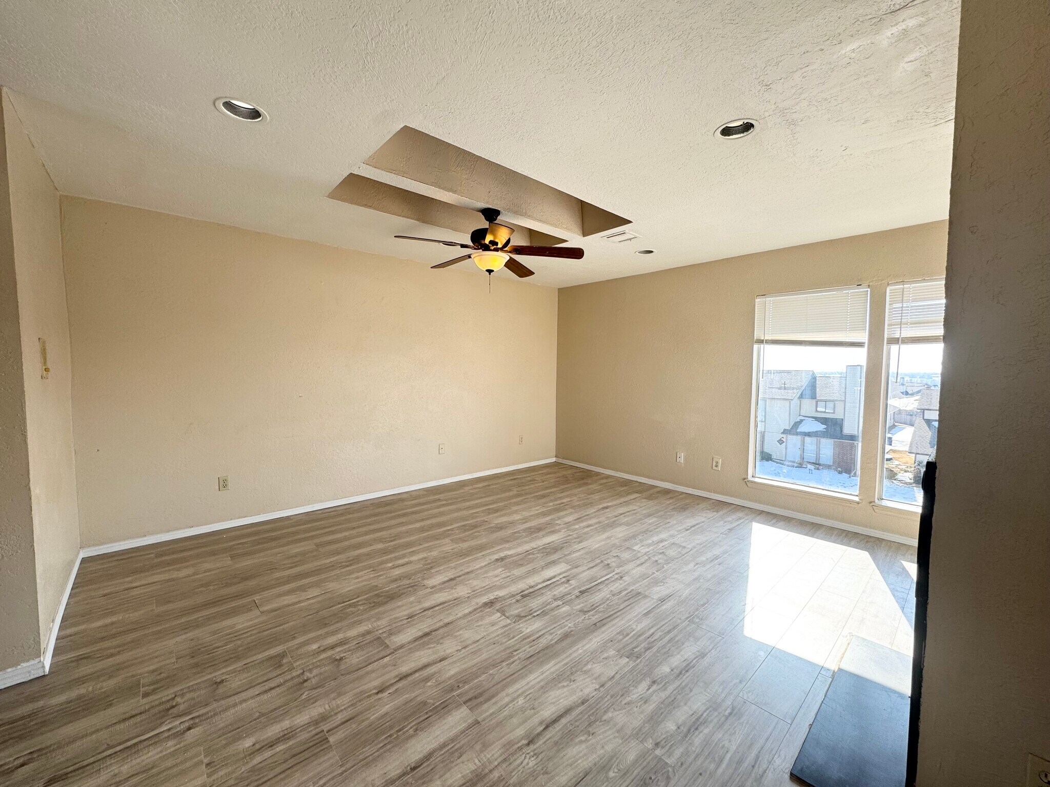 Building Photo - 401 NE 115th St