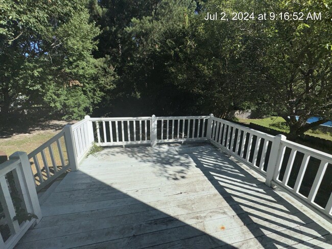 Building Photo - 6080 Lakeway Drive