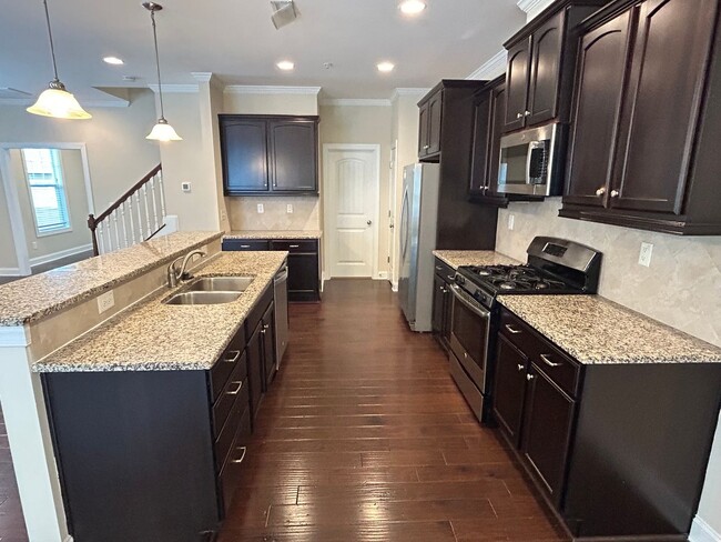 Building Photo - End Unit 3 Bed | 2.5 Bath Townhouse in Cha...