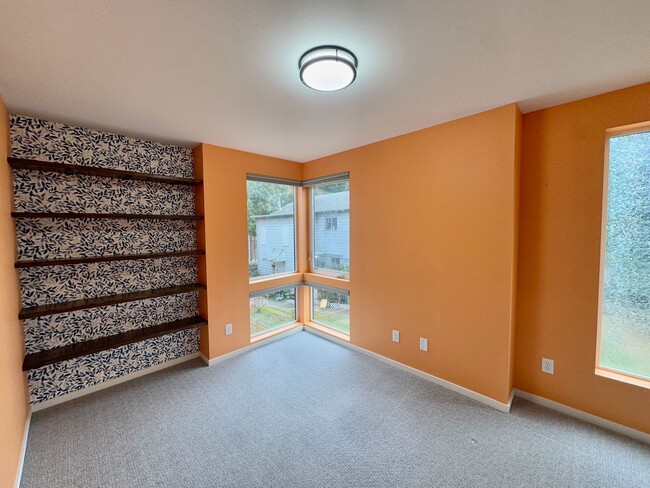 Building Photo - Luxury Townhouse in South Park