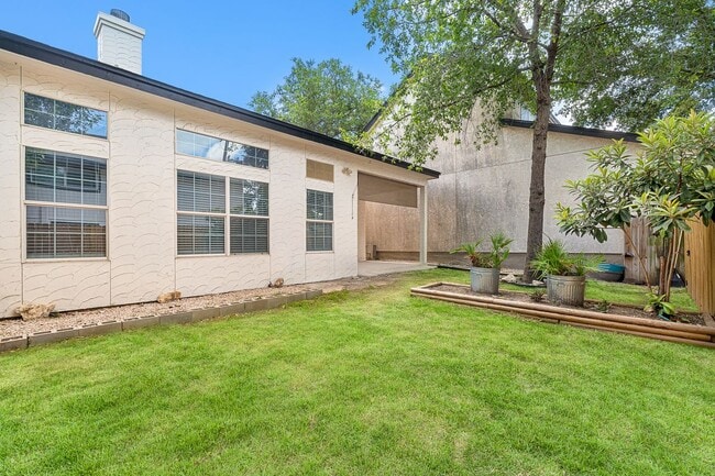 Building Photo - 9130 Windgarden Cir
