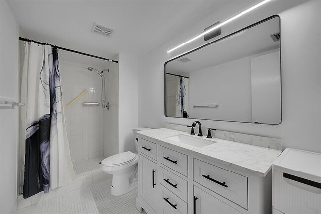 Building Photo - 14773 Cumberland Dr