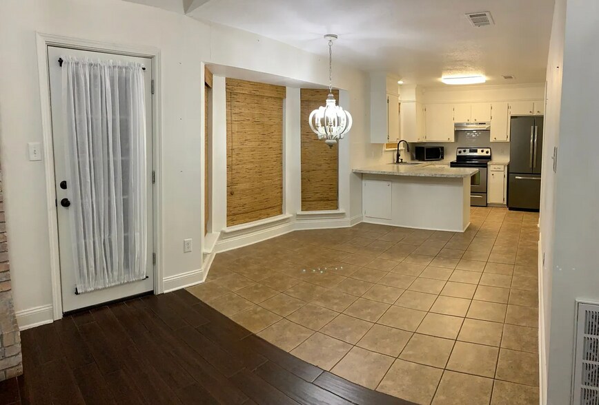 Building Photo - 5338 Brian Cir