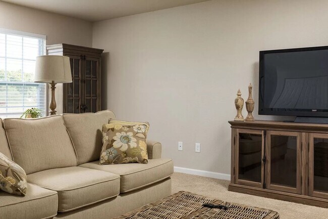 Building Photo - Large 4 Bedroom Newer Home for Lease