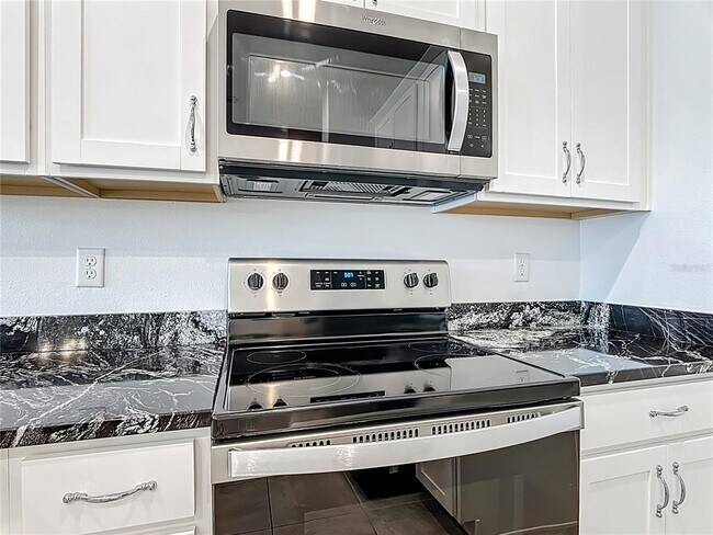 Building Photo - 2512 Blowing Breeze Ave