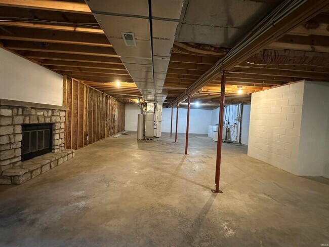 Building Photo - 1830 E Thornton Dr