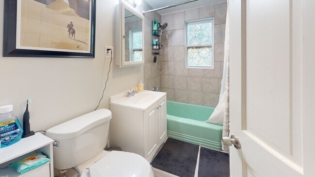 Building Photo - 37 Willis Ave