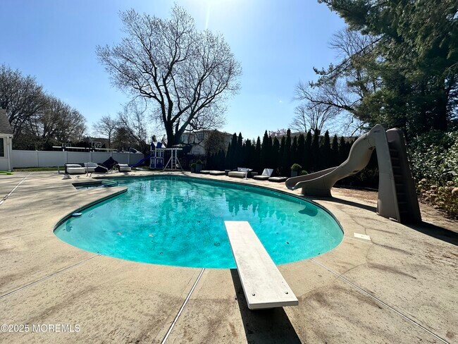 Building Photo - 330 Highland Ave