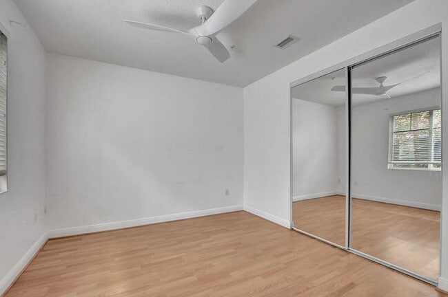 Building Photo - 3813 NW 5th Terrace