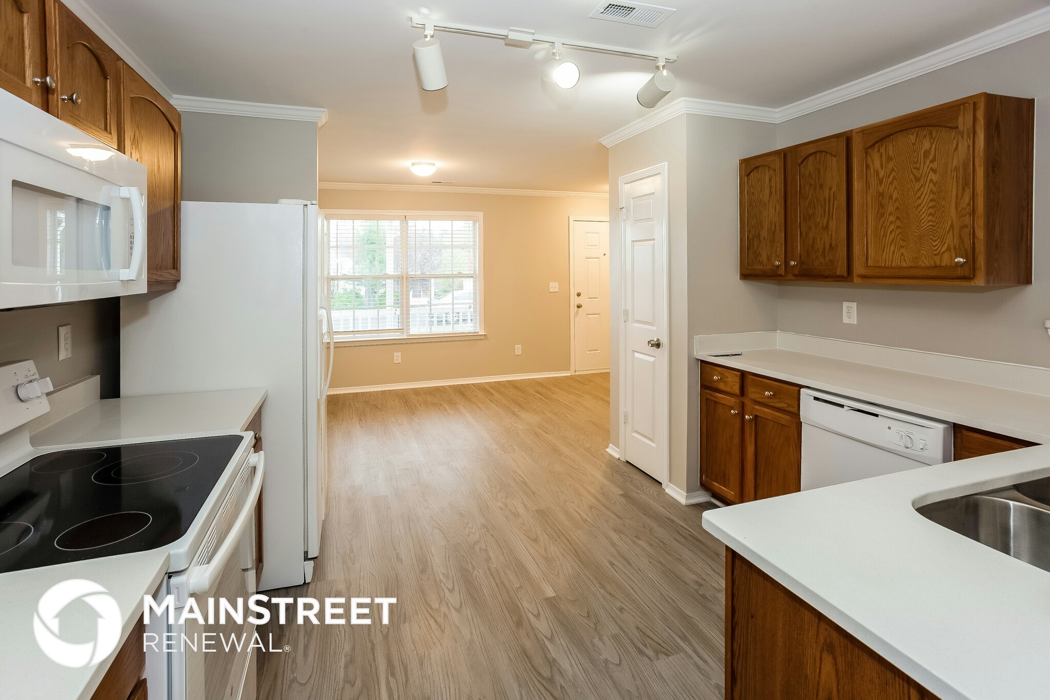 Building Photo - 11100 Thousand Oaks Dr